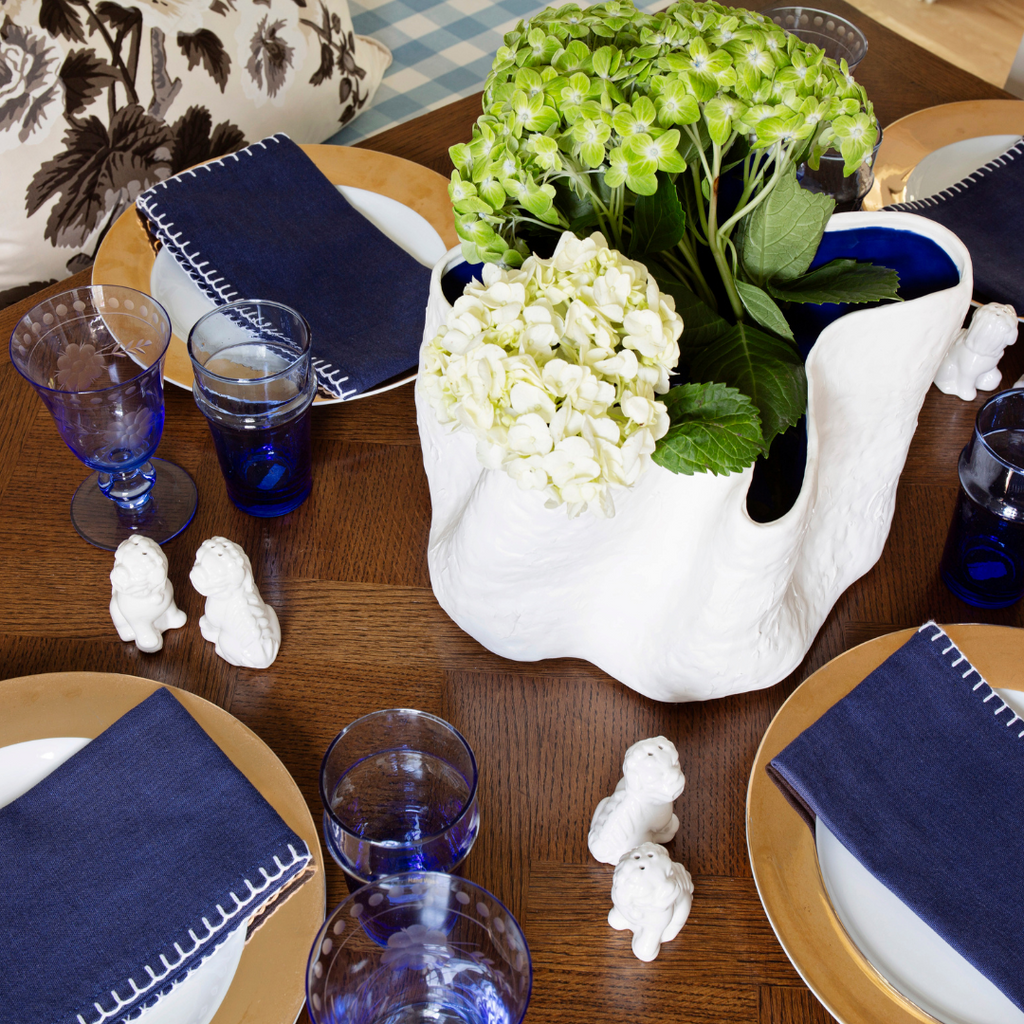 Gather Round| Make your dining room the heart of your home, where joy and togetherness thrive. Shop our curated collection of Tabletop