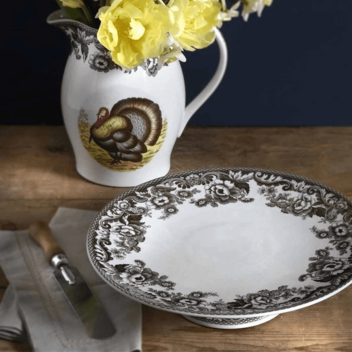 Spode Delamere 10.5" Footed Cake Plate - Noble Workroom